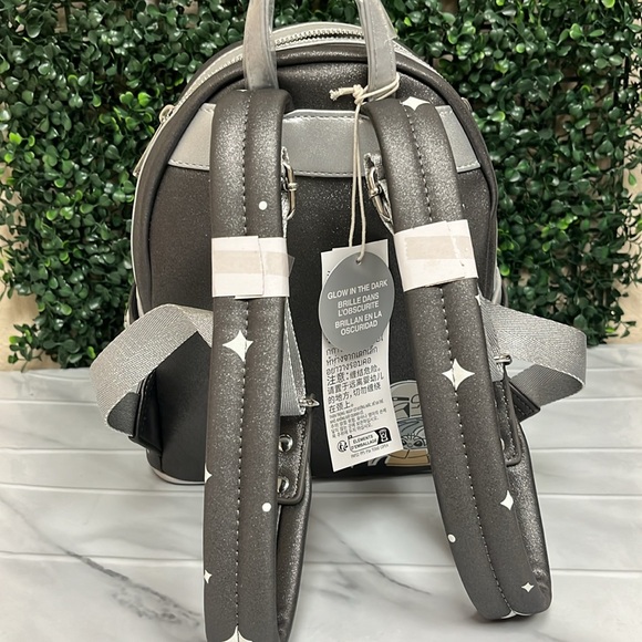 LOUNGEFLY STAR WARS THE MANDALORIAN GROGU BACKPACK GLOW IN THE DARK - Picture 4 of 5